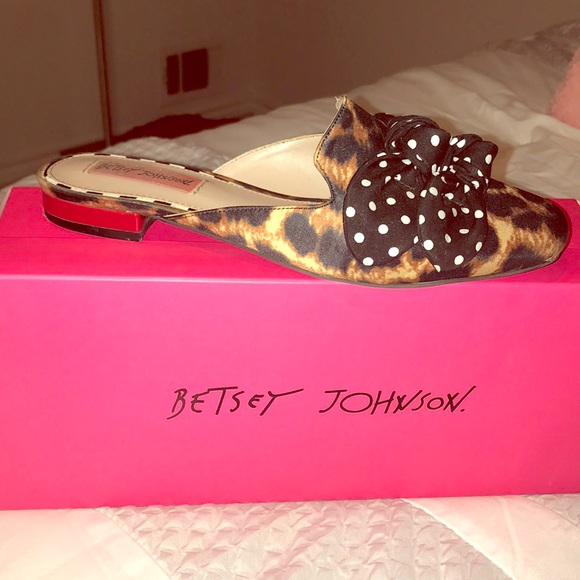 Betsey Johnson Shoes - Cute! Bestey Johnson leopard print Slip-ons